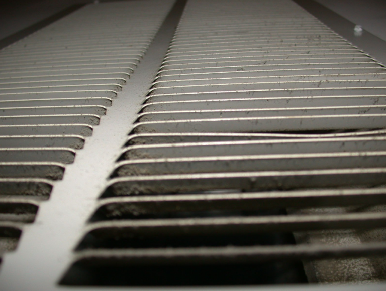 4 Signs That You Need to Replace Your HVAC Air Filter Around the Clock